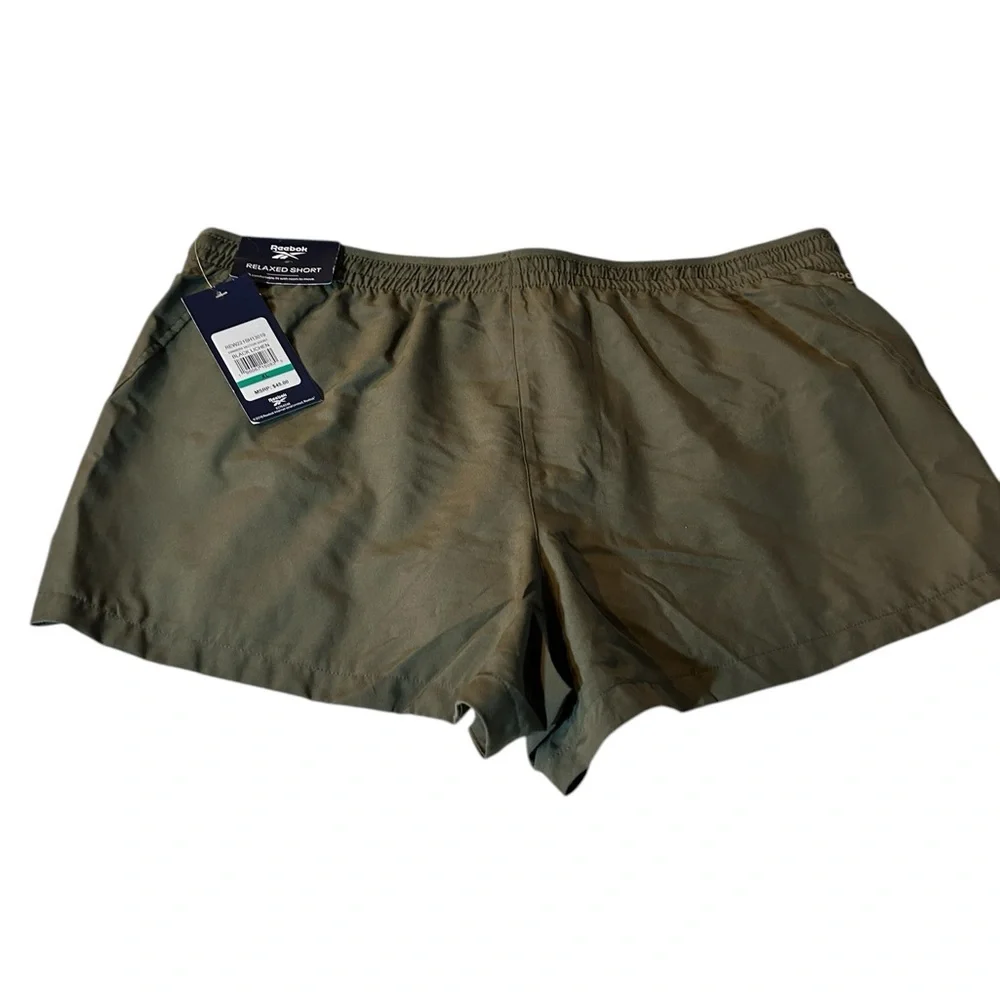 Reebok Winners Vector Shorts in Olive Green 🆕